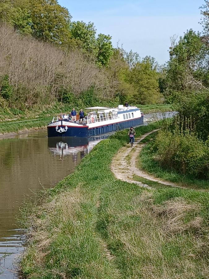 Entre Loire Et Canal Бриар Екстериор снимка